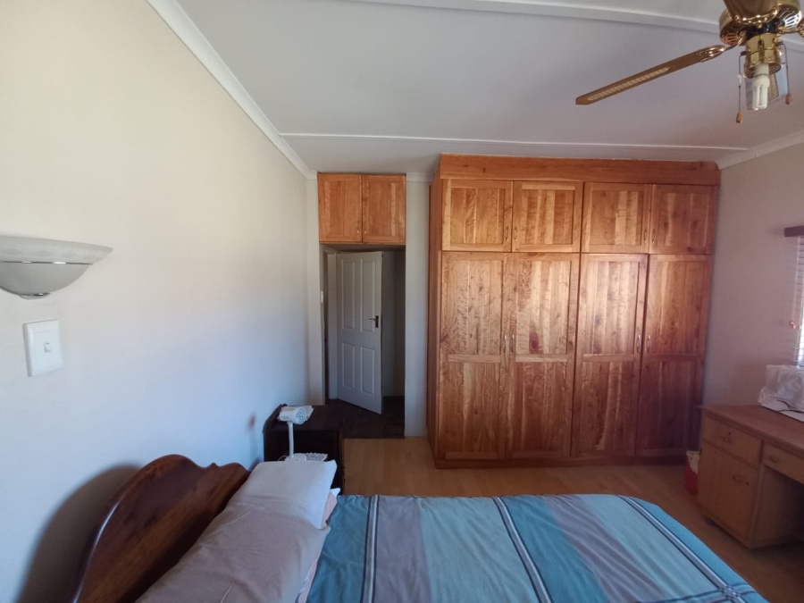 6 Bedroom Property for Sale in Kromkloof North Sh Free State